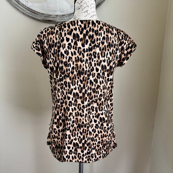 FLT Studio Leopard Print Blouse Women’s Size Small Satin Feel Short Sleeve Top - Picture 5 of 7